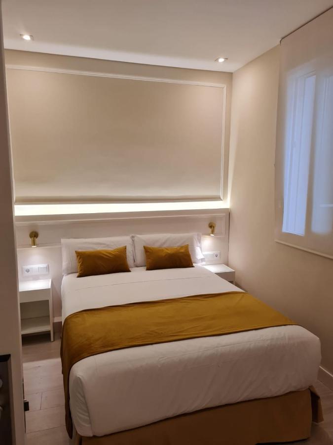 Ch Velarde Hotel มาดริด ภายนอก รูปภาพ