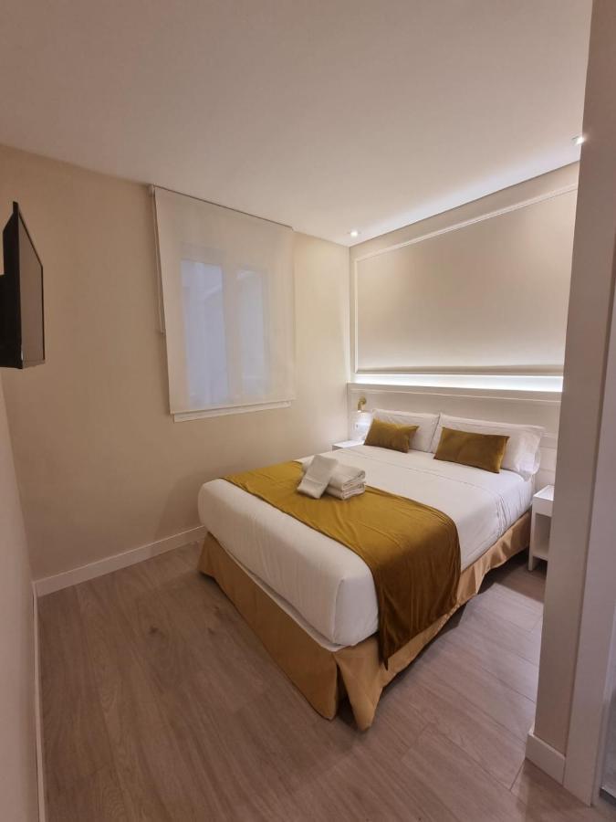 Ch Velarde Hotel มาดริด ภายนอก รูปภาพ
