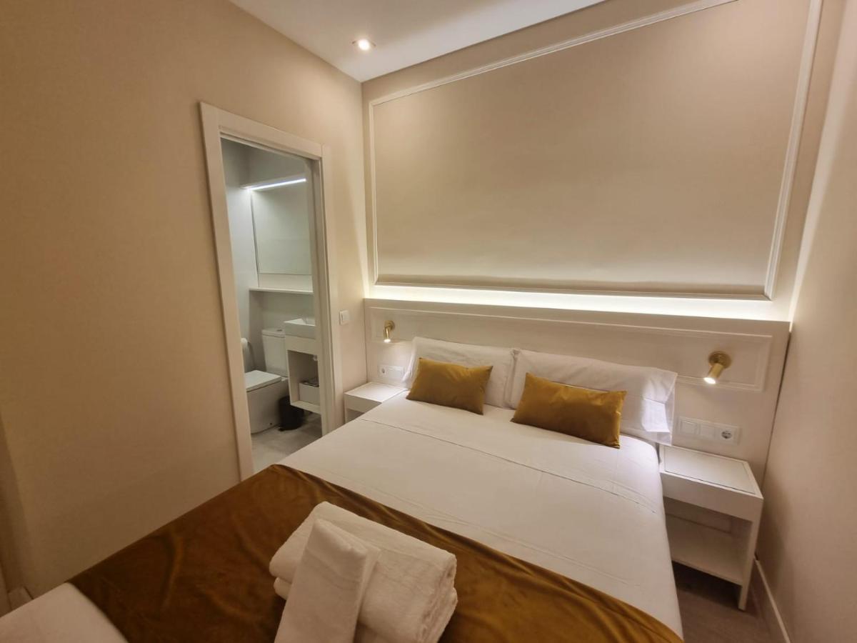 Ch Velarde Hotel มาดริด ภายนอก รูปภาพ