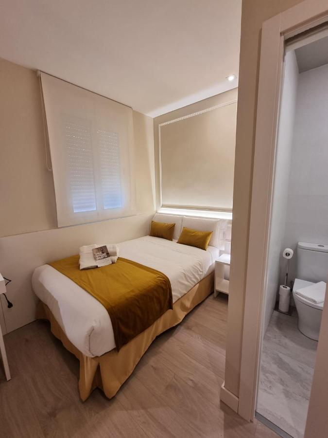 Ch Velarde Hotel มาดริด ภายนอก รูปภาพ